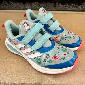 Adidas Snow White Fortarun Sneakers